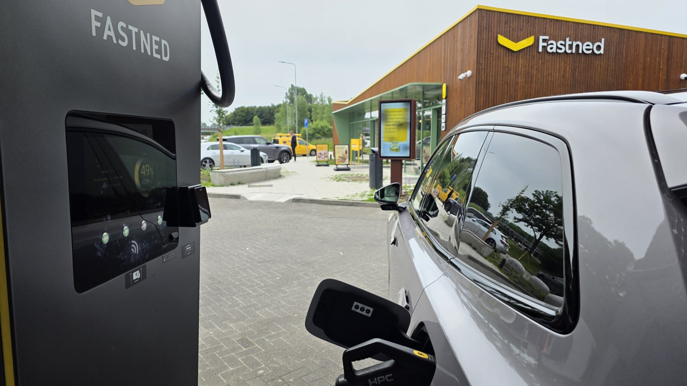 Fastned shop bij A2 officieel geopend na jarenlange juridische strijd ...