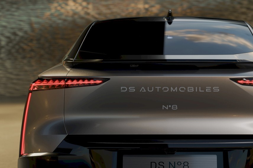 DS N°8