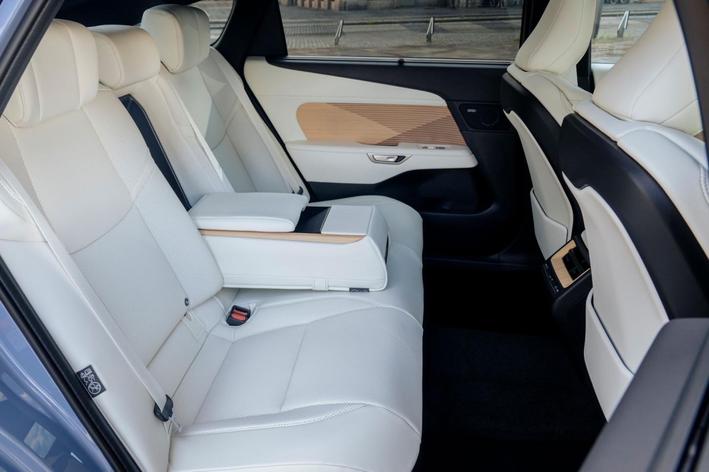 Rij-impressie Lexus ES: Tussen kunst en rust - foto 2