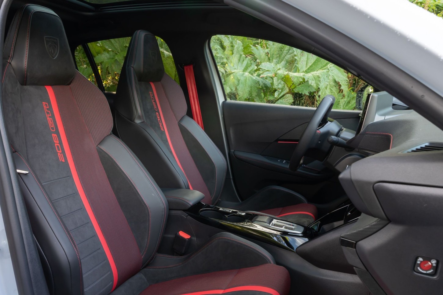 Review Peugeot E-208 GTi (2027): Heldendaden - foto 1