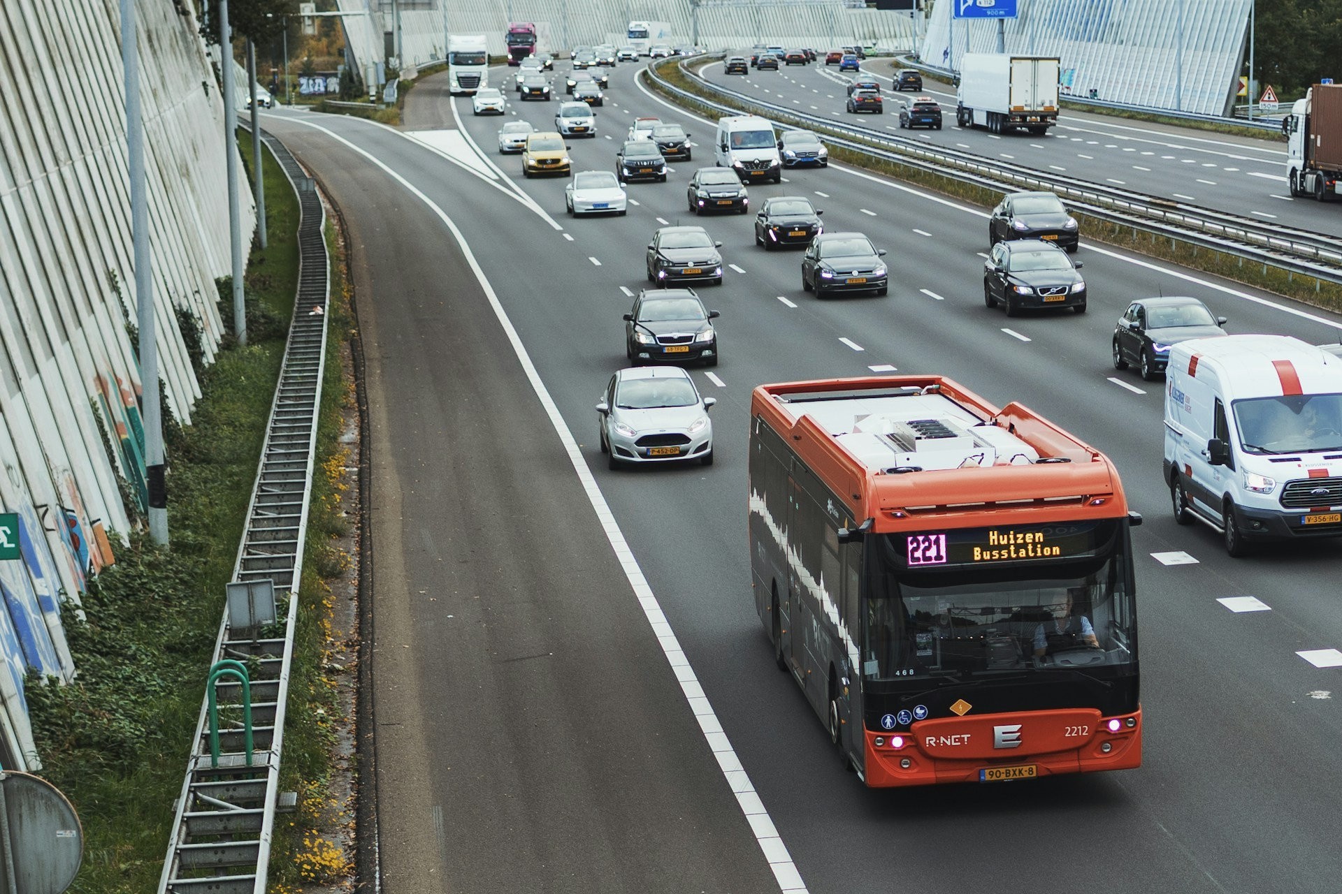 CO₂-uitstoot auto's daalt terwijl we juist meer rijden
