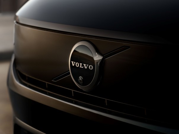Volvo geeft EX40 nieuw gezicht: Volvo ontwerper Alain Snoodijk vertelt waarom - foto 2