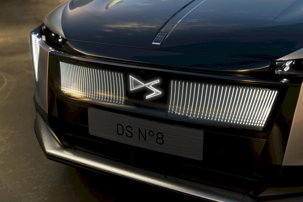 DS N°8
