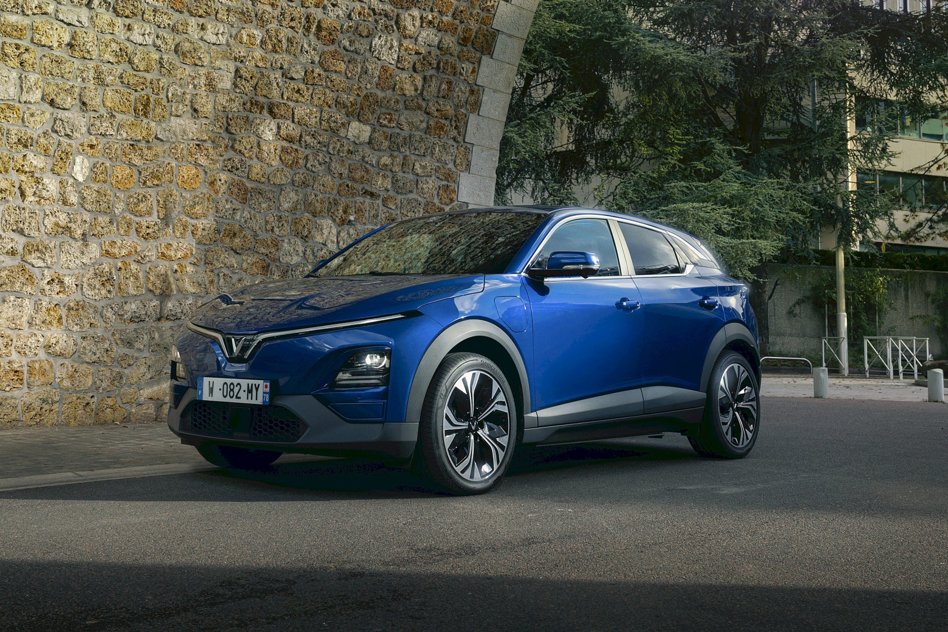 Europese verkoop VinFast VF 6 van start: Kan deze elektrische SUV de gevestigde orde wél uitdagen?
