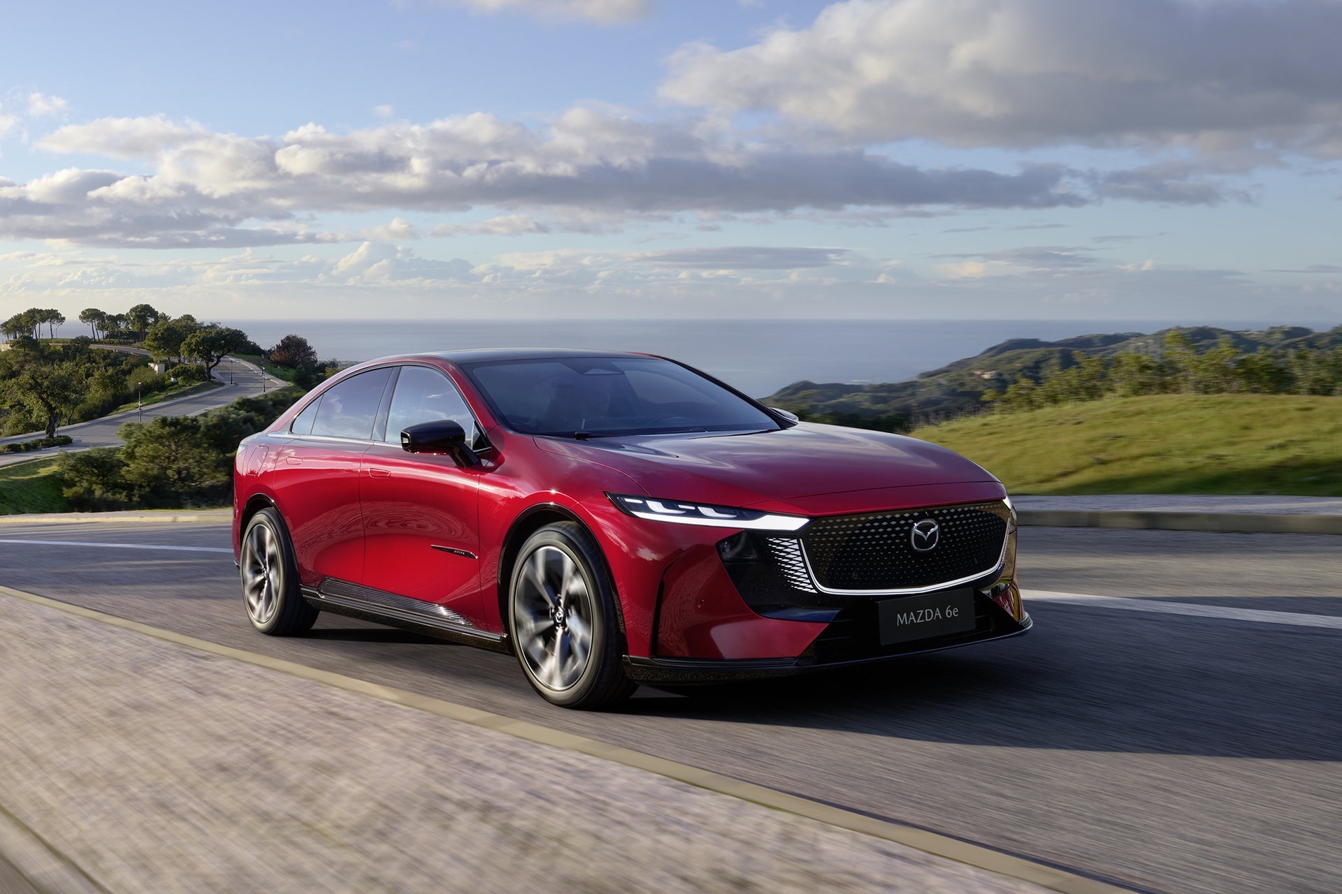 Mazda6e 2027 maakt kiezen eenvoudiger: grotere actieradius én sneller laden