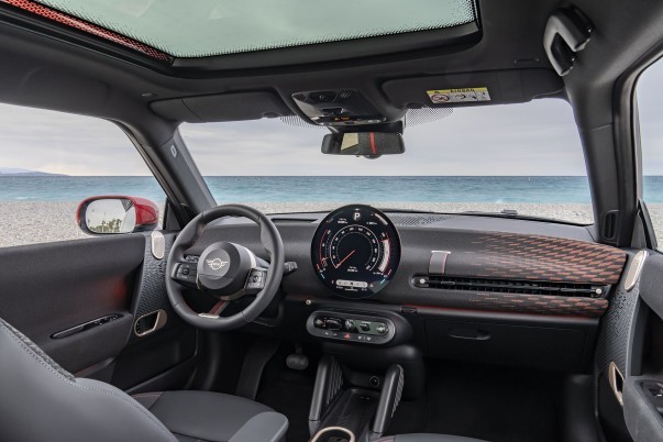 Mini Cooper SE met JCW-trim
