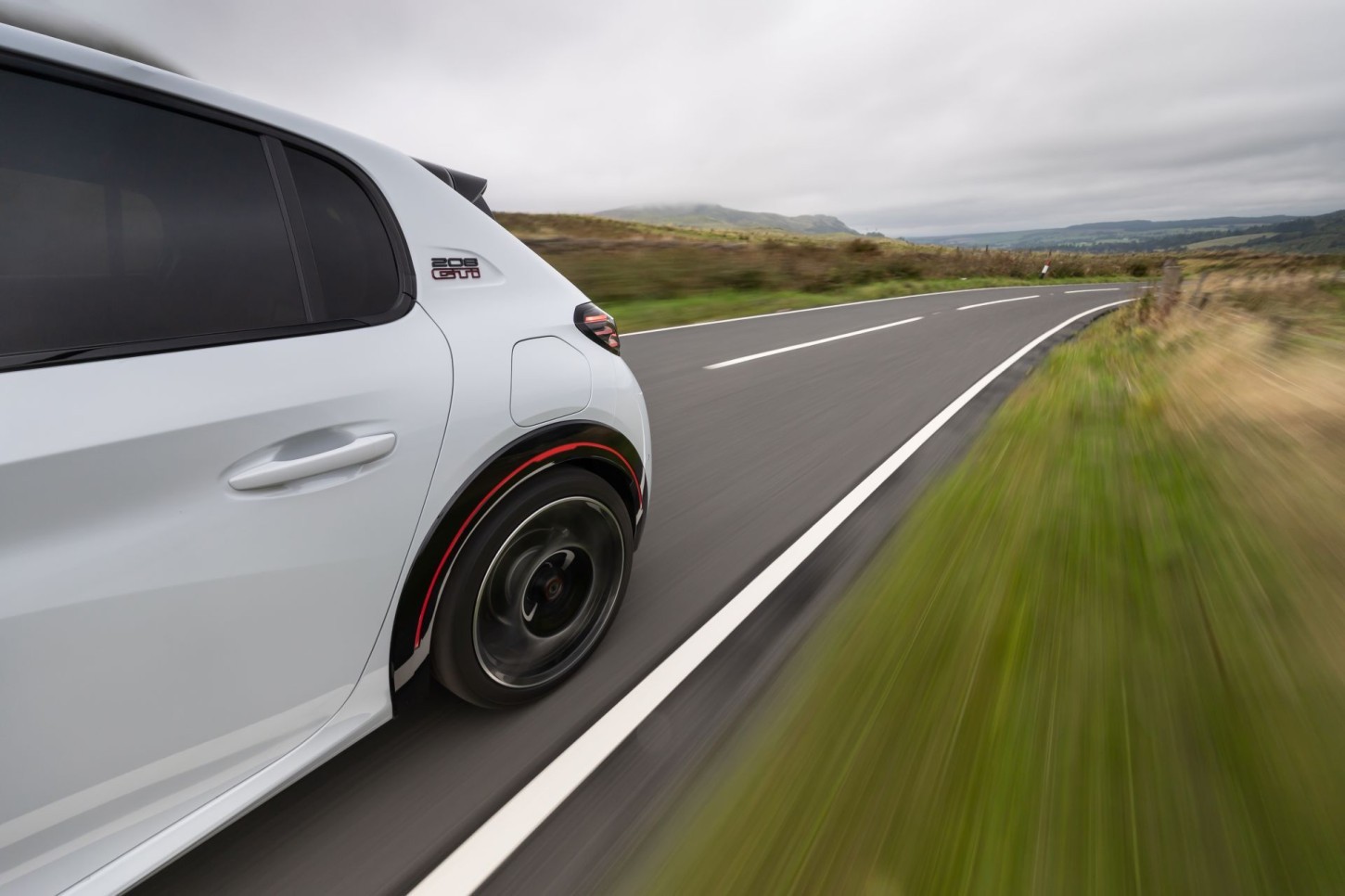 Review Peugeot E-208 GTi (2027): Heldendaden - foto 1