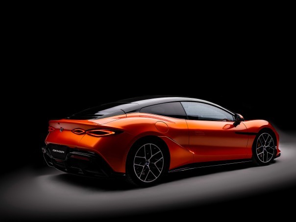 De elektrische Denza Z debuteert op Goodwood met drie motoren, maximaal 1.604 pk, een 76kWh-accu en een laadsnelheid tot 1.500 kW.