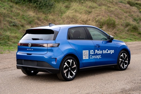 Volkswagen maakt van de ID. Polo een toCargo met 1.200 liter laadruimte. Veel extra volume levert dat niet op, wel een vlakke en afgescheiden laadruimte.