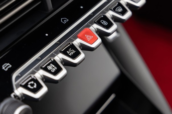 Review Peugeot E-208 GTi (2027): Heldendaden - foto 2