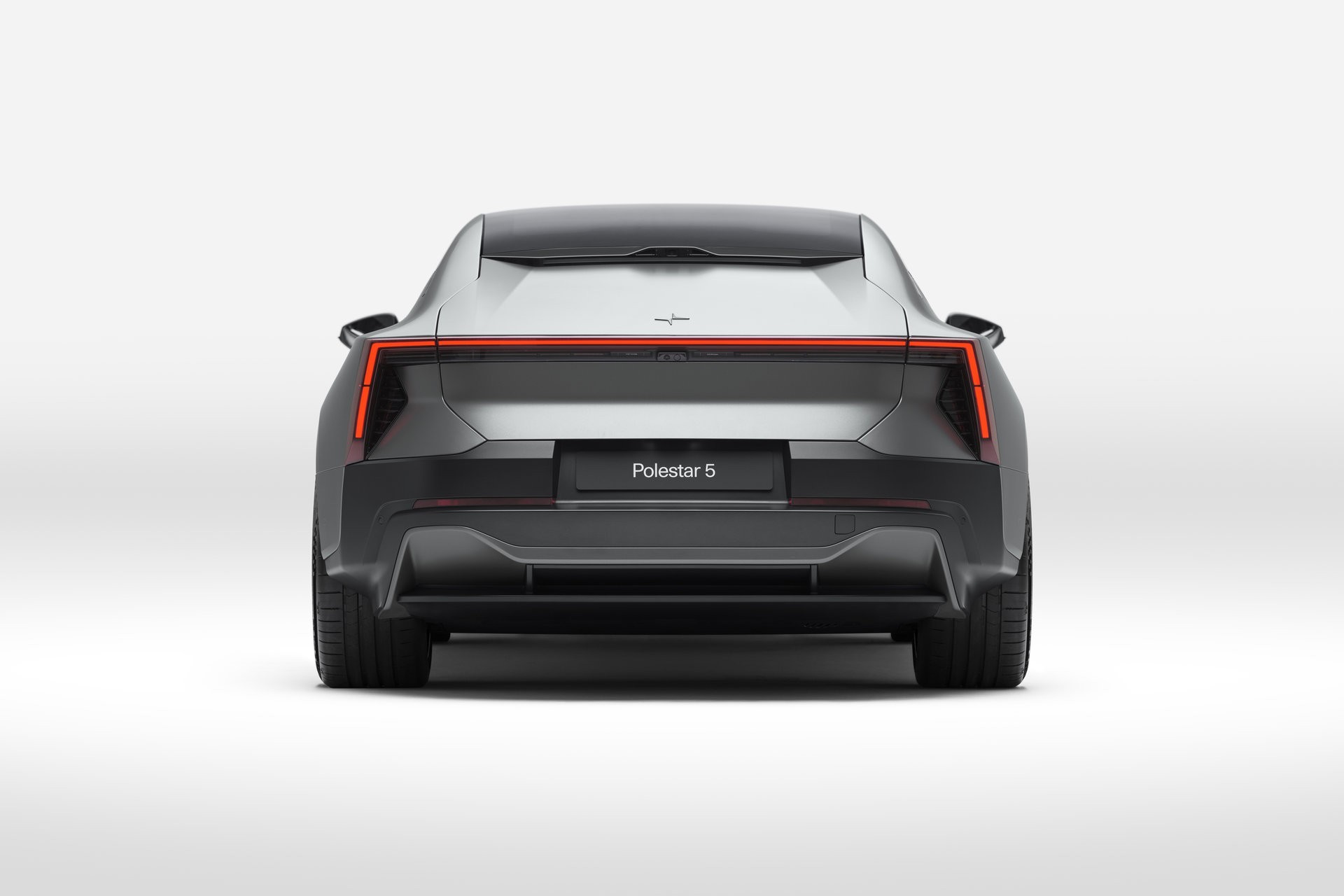 Polestar 5 officieel onthuld: tot 670 km actieradius en 800V-snellaadtechniek