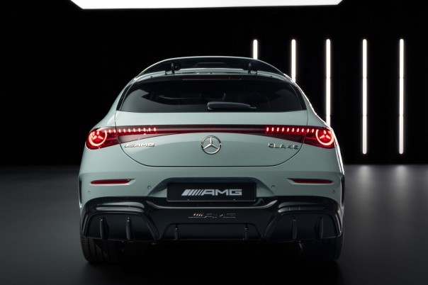 Elektrische Mercedes-AMG CLA 45 4MATIC+ met drie axiale flux-motoren, 800V-techniek en een voorlopige WLTP-actieradius tot meer dan 670 km.
