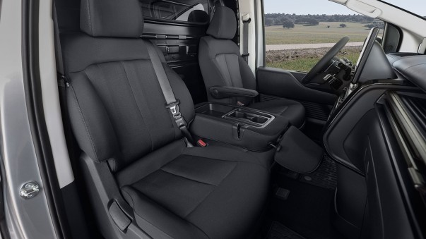 De Hyundai Staria Electric Cargo combineert 800 volt en 450 km WLTP met een oudere basis. Tijdens onze eerste rit blijkt hij vooral opvallend onopvallend.