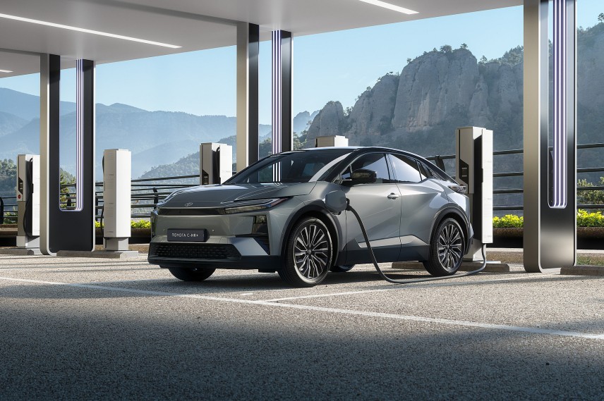 Verkoop elektrische Toyota C-HR+ start met rijk uitgeruste First Edition