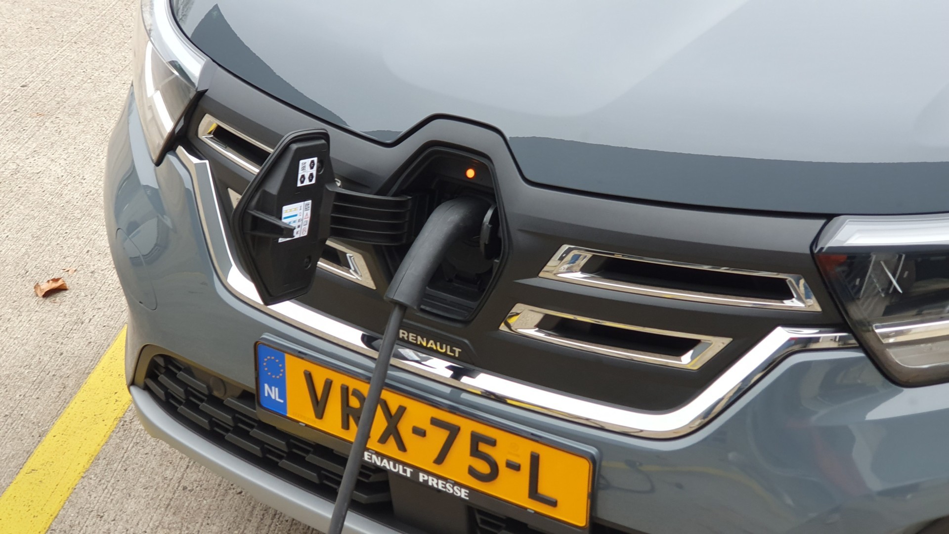 Renault Kangoo E-Tech Electric: vijf deuren en een hek