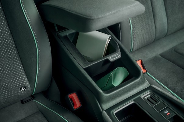 Interieur van vernieuwde, verbeterde en goedkopere Škoda Enyaq