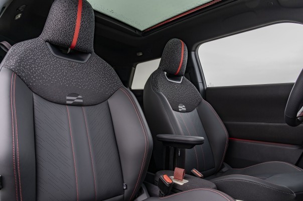Mini Cooper SE met JCW-trim