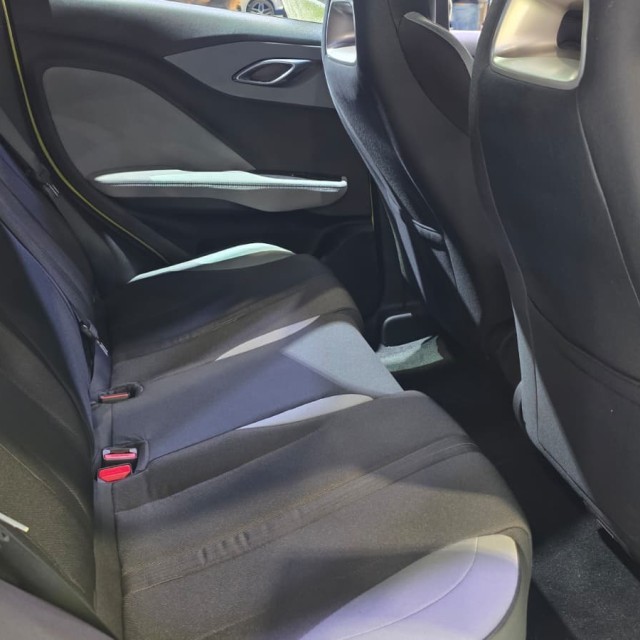 De BYD Dolphin Surf krijgt een vijfzitsversie, grotere schermen en meer comfort. De vernieuwde elektrische hatchback is te zien op de Autosalon van Parijs.