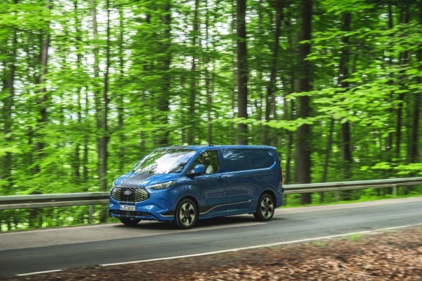 Ford E-Transit Custom modeljaar 2026: Groter rijbereik en hogere laadsnelheid
