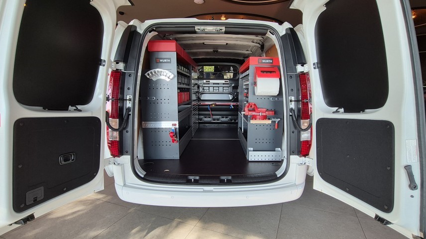De Hyundai Staria Electric Cargo combineert 800 volt en 450 km WLTP met een oudere basis. Tijdens onze eerste rit blijkt hij vooral opvallend onopvallend.