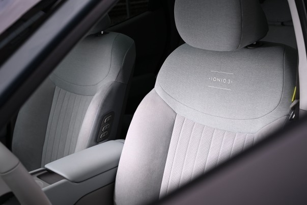 Hyundai geeft meer details over de Ioniq 3, met Pleos Connect, Gleo AI, nieuwe beelden en duidelijke verschillen met de N Line.
