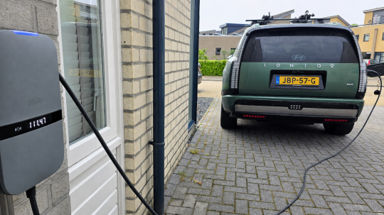 Belastingdienst bevestigt: ERE-vergoeding voor thuisladen is géén verkapt loon