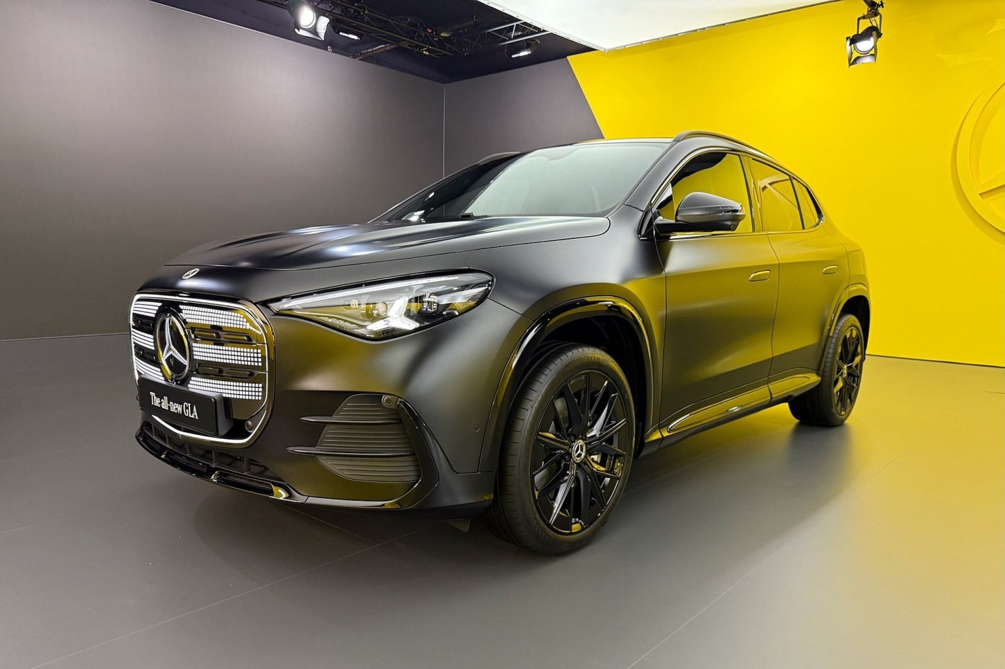 Mercedes-Benz bouwt de elektrische GLA al in Rastatt. Elektrische en hybride uitvoeringen lopen straks van dezelfde flexibele productielijn.