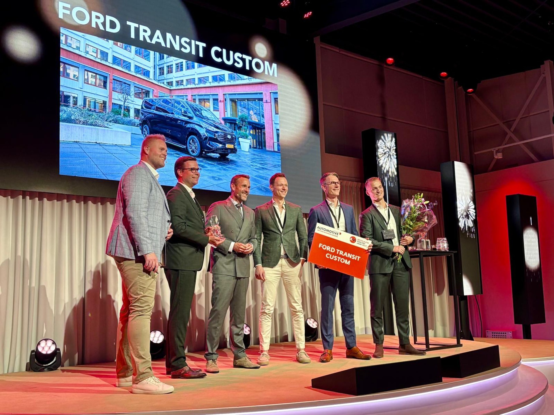 Ford Transit Custom Bestelauto van het Jaar 2027, Kia PV5 op kleine achterstand
