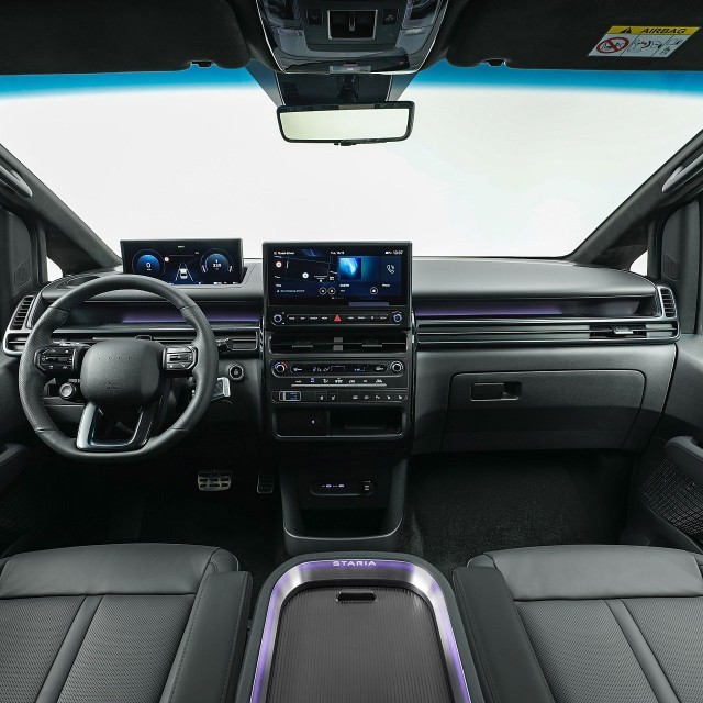 Hyundai Staria Electric Passenger vanaf € 56.995: 9 zitplaatsen, 430 km én 800 volt - foto 5