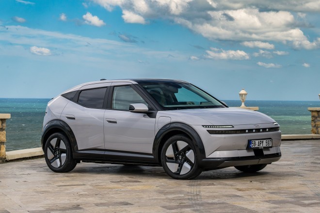 Naar welke Hyundai Ioniq 3 kijk jij bij de dealer? De goedkoopste Long Range komt het verst