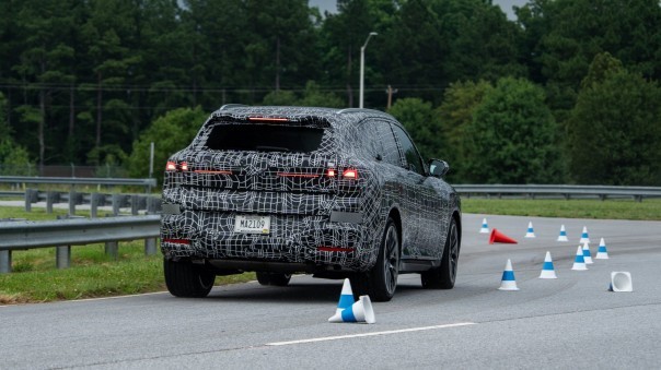 BMW iX5 krijgt Neue Klasse techniek van de iX3 - foto 2