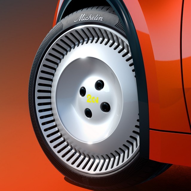 Citroën toont de elektrische 2CV Concept: 3,76 meter lang, met circa 1.000 kilo als streefgewicht. De productieversie moet uiterlijk in 2028 volgen.