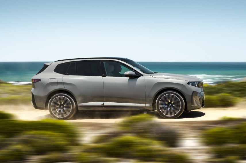 BMW presenteert de eerste volledig elektrische X5. De iX5 60 xDrive krijgt 141 kWh netto accucapaciteit, tot 845 km WLTP en 460 kW snelladen