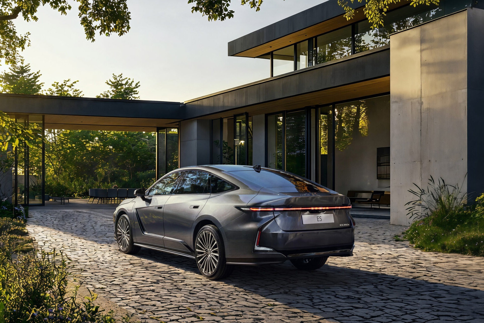 Dit is de Lexus ES: elektrische sedan komt in 2026