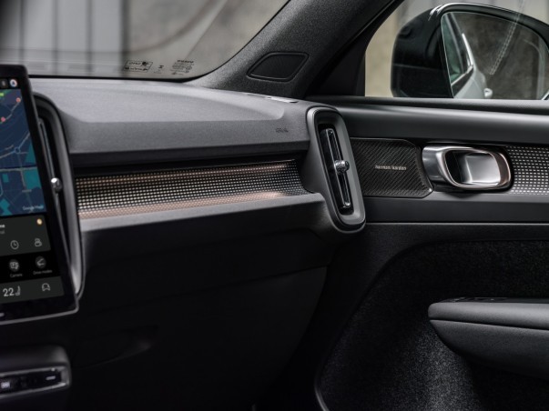 Volvo geeft EX40 nieuw gezicht: Volvo ontwerper Alain Snoodijk vertelt waarom - foto 3