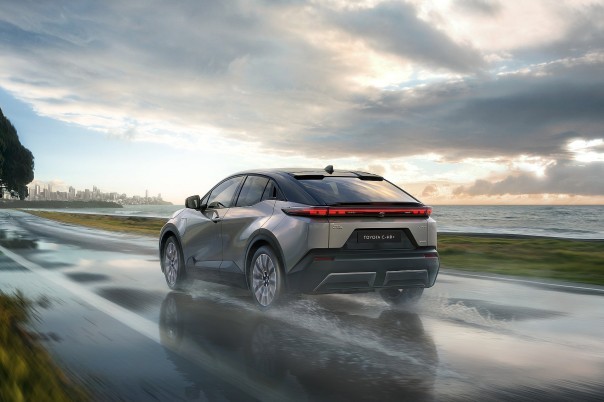 Verkoop elektrische Toyota C-HR+ start met rijk uitgeruste First Edition