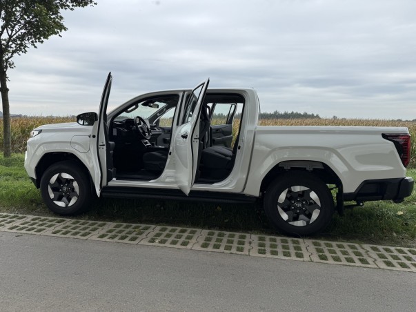 Review Toyota Hilux Electric: prima werkpaard, zolang je niet te ver hoeft - foto 3