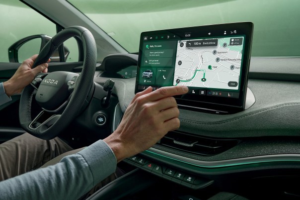 Interieur van vernieuwde, verbeterde en goedkopere Škoda Enyaq