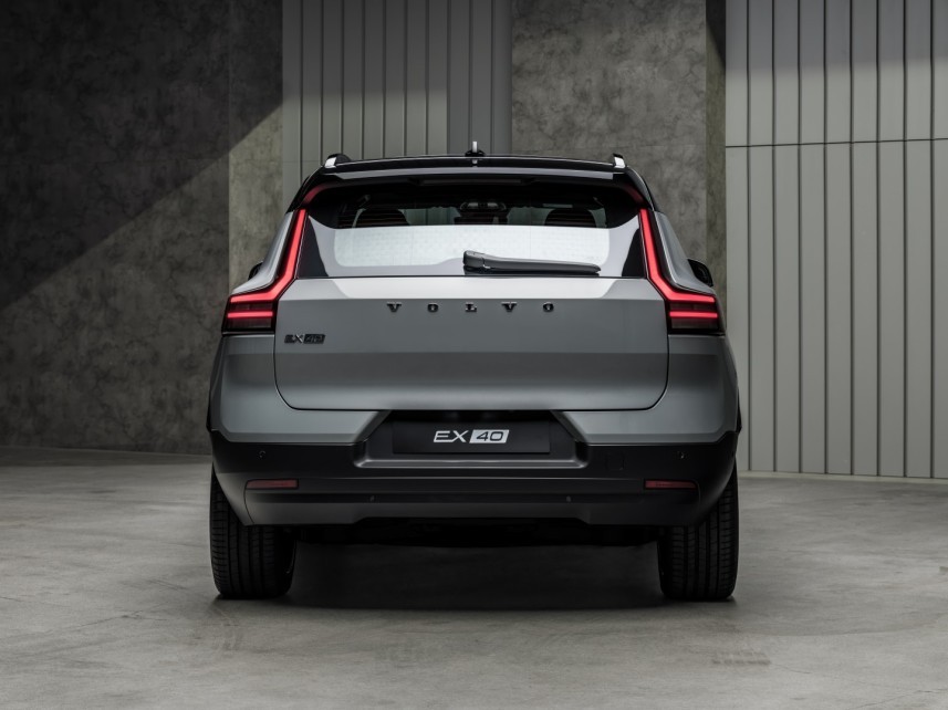 Volvo geeft EX40 nieuw gezicht: Volvo ontwerper Alain Snoodijk vertelt waarom - foto 6