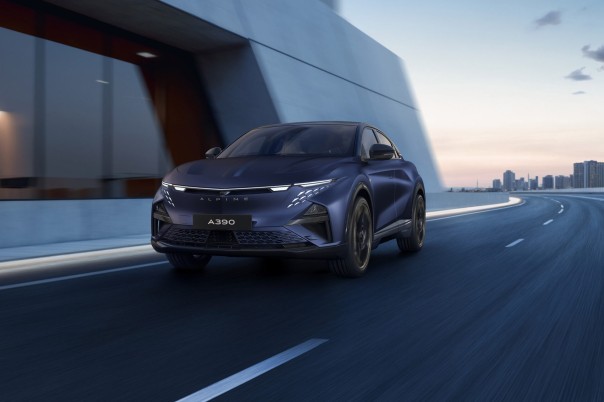 Alpine komt met twee A290 Collection-uitvoeringen en meer personalisatiemogelijkheden voor de A390. Wat krijg je extra en hoeveel betaal je daarvoor?