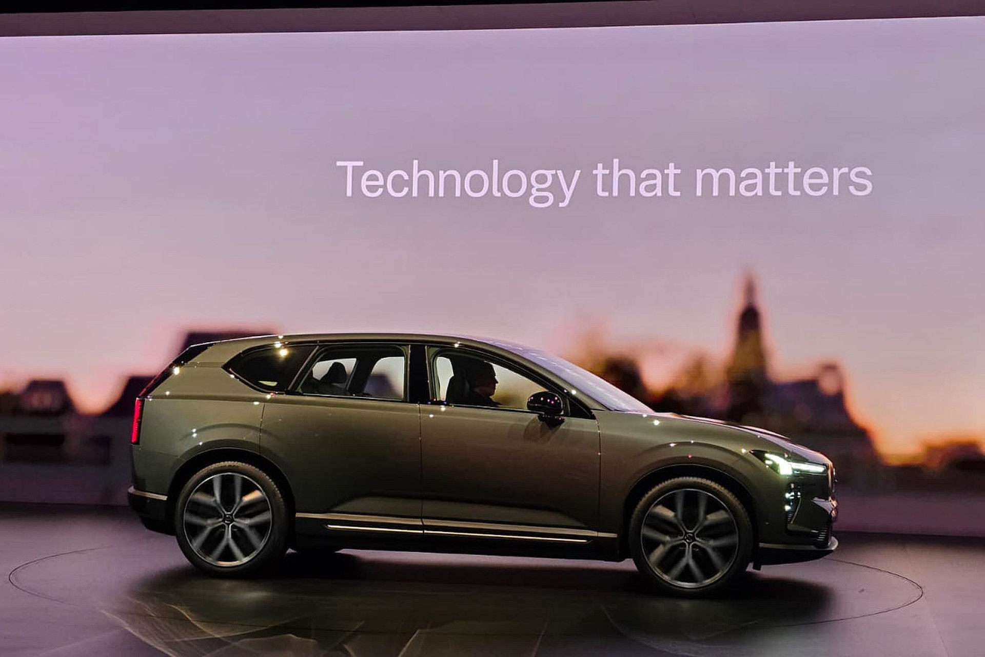 Volvo EX60 onthuld: dit zijn de specificaties, details en prijzen