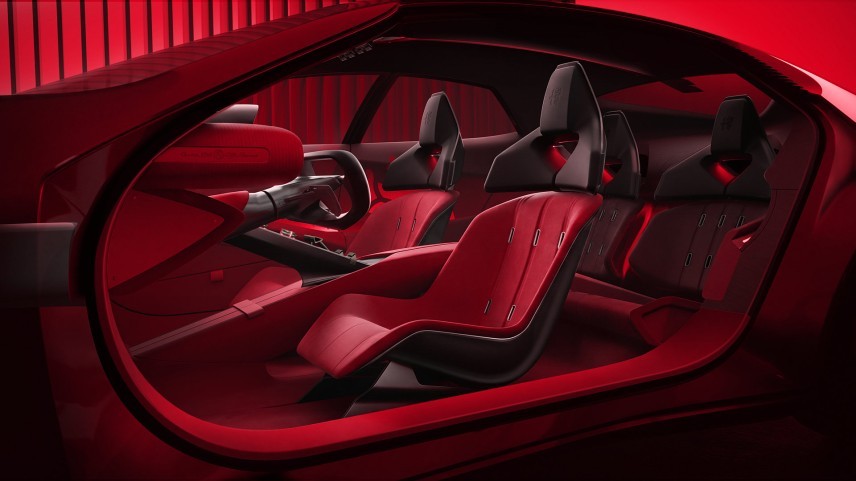 De Alfa Romeo Cuorerosso laat zien hoe toekomstige modellen eruit kunnen zien. Topman Santo Ficili noemt Giorgio als basis, maar de aandrijving blijft open.