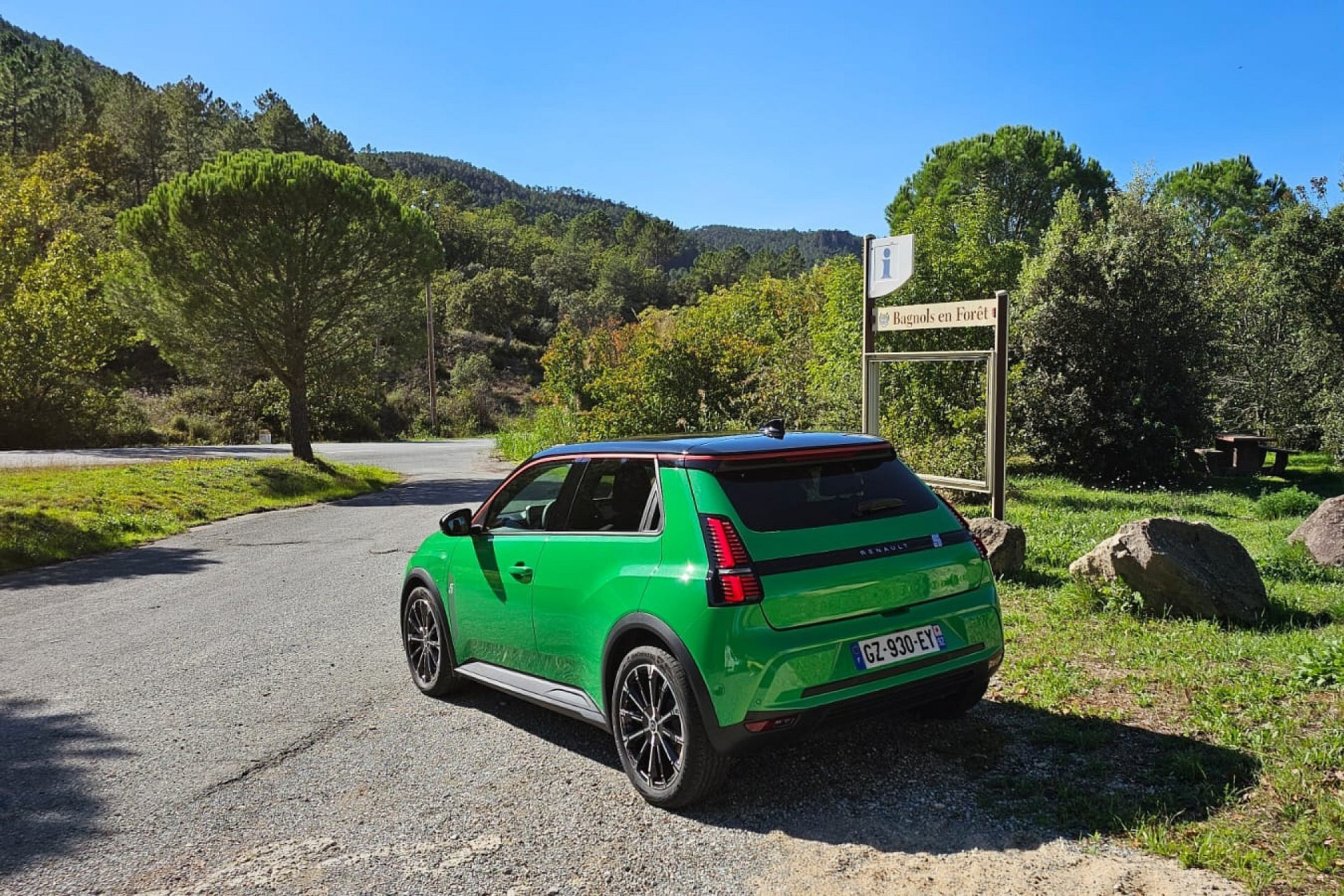 Renault 5 update richting 2027: Five behoudt prijs, snelladen nu standaard, grotere actieradius voor 52 kWh-accu