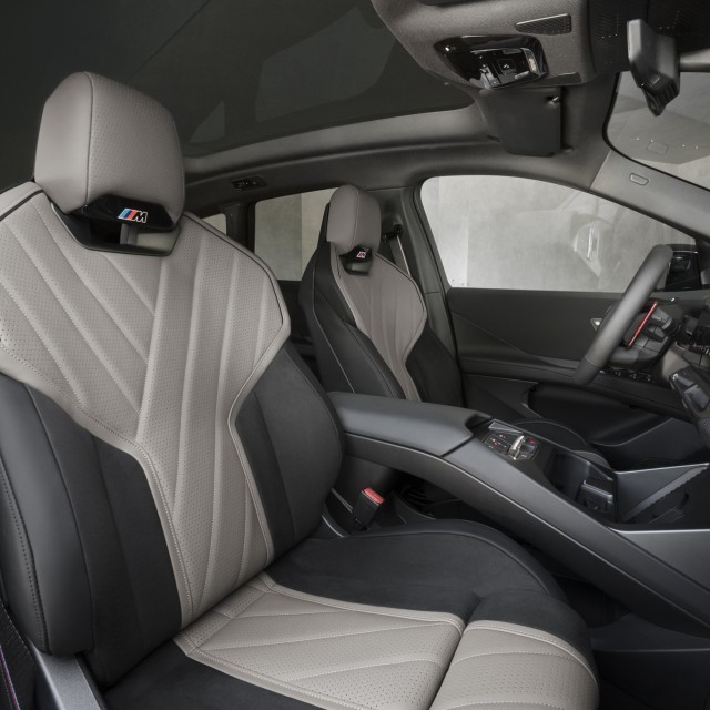 De BMW iX3 krijgt een M60-topversie met 612 pk, aangepaste aandrijving en onderstel.