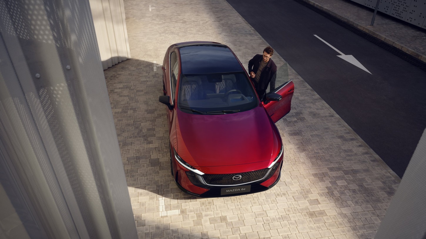 Mazda6e 2027 maakt kiezen eenvoudiger: grotere actieradius én sneller laden - foto 1