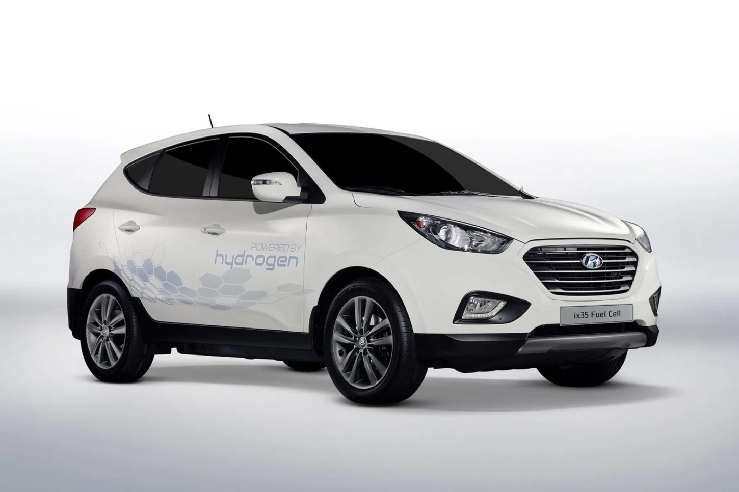 Gebruikte waterstofauto’s zoals de Hyundai ix35 FCEV verouderen anders dan gewone EV’s. De waterstoftanks hebben een einddatum in de regelgeving, en dat kan de restwaarde hard raken.