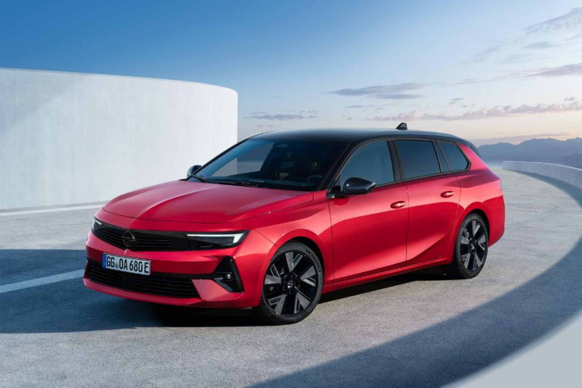 Prijs Opel Astra Sports Tourer Electric vanaf €41.499