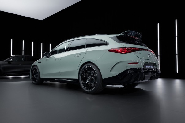 Elektrische Mercedes-AMG CLA 45 4MATIC+ met drie axiale flux-motoren, 800V-techniek en een voorlopige WLTP-actieradius tot meer dan 670 km.