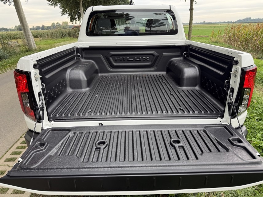 Review Toyota Hilux Electric: prima werkpaard, zolang je niet te ver hoeft - foto 1