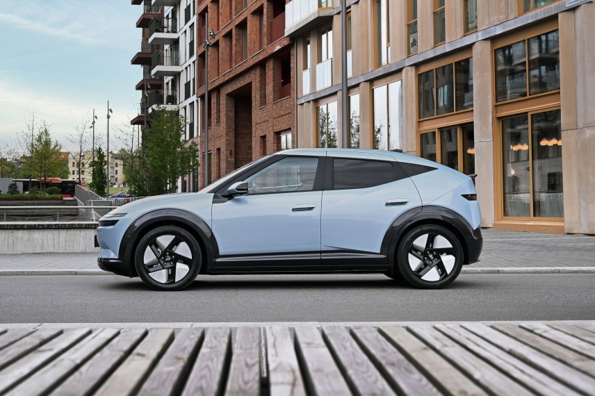 Hyundai geeft meer details over de Ioniq 3, met Pleos Connect, Gleo AI, nieuwe beelden en duidelijke verschillen met de N Line.